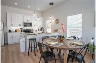 Pristine 3 BR 2BA Abode Close to Lovely Downtown - 2