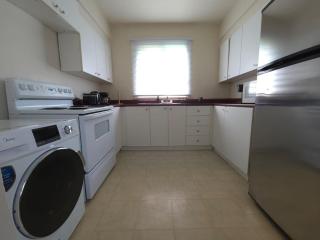 Montreal Modern 1BR in West Island with Fast Wi-Fi - 9