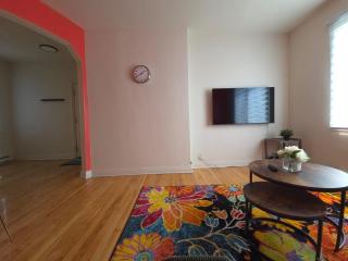 Montreal Modern 1BR in West Island with Fast Wi-Fi - 7