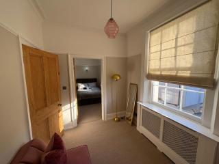 Elegant 3BR Duplex St Johns Wood - 4