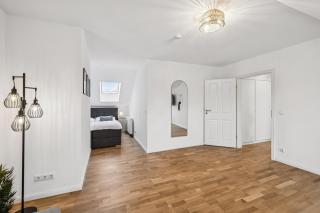 Quiet home centrally located - 7