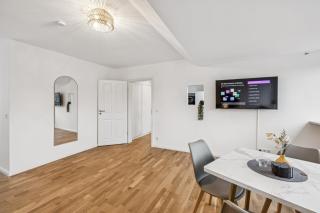 Quiet home centrally located - 4