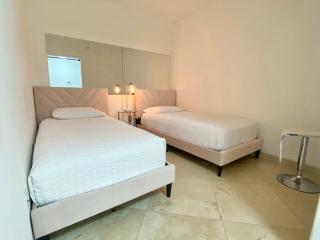 The King David Condos - 8