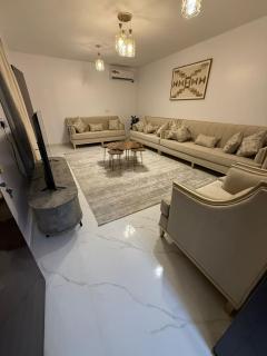 فيلا مودرن مكونة من 4 غرف نوم وصالة ومجلس ومطبخ 9 - 5