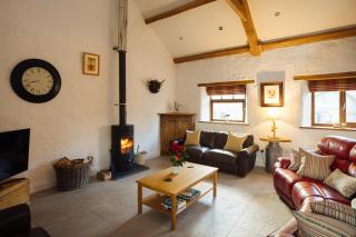 Meadow View Country Escape with Hot Tub - 0