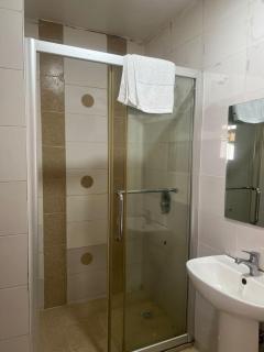 Noble Luxury Apartment - 9