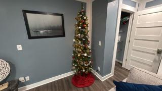 Our Cove Retreat - Perfect for Wave-Free Swimming, Tanning & Prime Location Fun! - 9