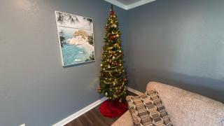 Our Cove Retreat - Perfect for Wave-Free Swimming, Tanning & Prime Location Fun! - 9