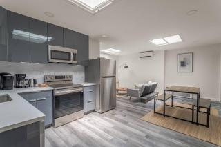 Modern 2 Bedroom Apartment Steps from Central Park! - 1