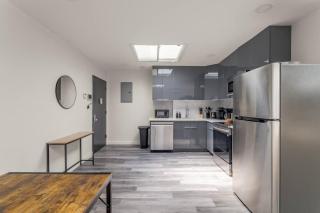 Modern 2 Bedroom Apartment Steps from Central Park! - 2