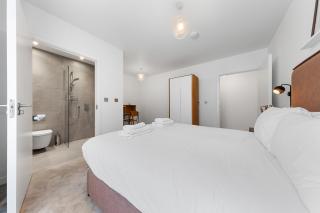 Split Level Apartment - 9