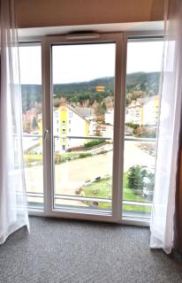 Vinyl & View Apartament 327 - Aparthotel Panorama - Czarna Góra - 4