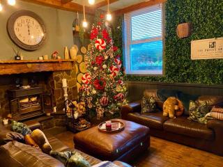 Private pub and inn waterfall country Escape - 7