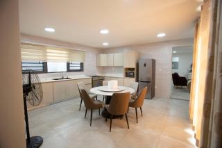 The Oasis Airport pick up WiFi Central - 6