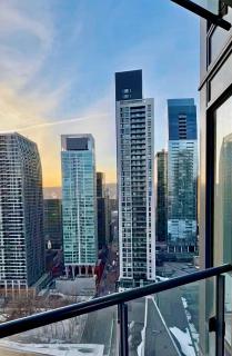 Panoramic Horizon Condo - Downtown Montreal with Pool and Parking - 3