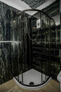 The Luxe Soho Flat - 8