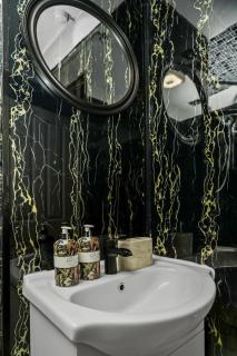 The Luxe Soho Flat - 6