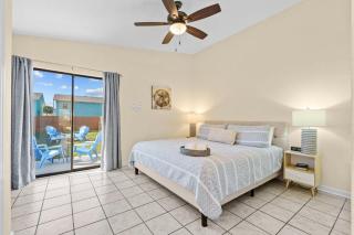 The Sand Dollar - King Bed - 6 Min Walk to Beach - 8