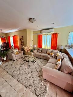 Lynette's Palace - 6