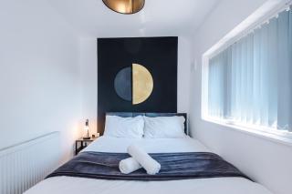 Spacious 4 Bed House in Birmingham City Centre, Ideal for long term with Free Parking - 5