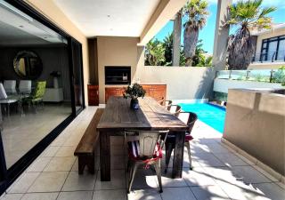 Cape Town Sunset Beach Luxury Beachfront Villa - 8
