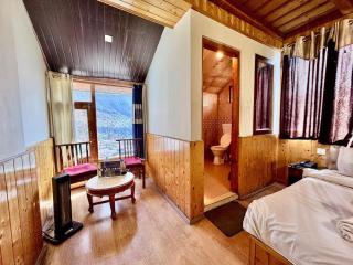 Royal Majestic Mount View Cottage - 1