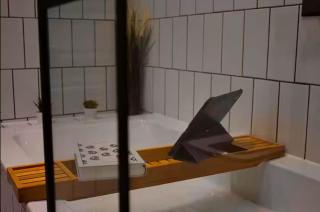 Spacious City Centre Apartment With Free Parking - 4