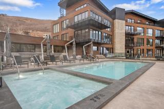 Founders Place 3103 - 8