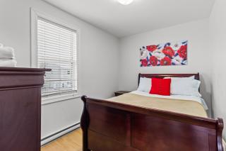 Relaxing 2BR Parking Self Check-In - 3