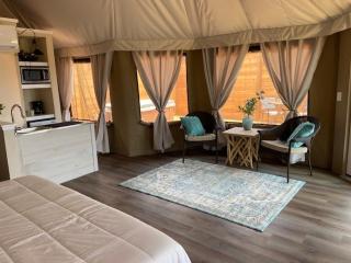 Premium Suite 1-Safari Tent-Private Hot Tub - 8