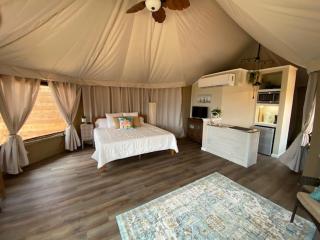 Premium Suite 1-Safari Tent-Private Hot Tub - 9