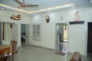 Brown Spring Home Stays - 2