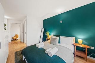 Modern 2 Bed Apartment in Greenwich, Perfect for Business & Contractors with Free Parking - 5