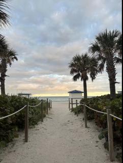Miami Beach-Front with Amazing Pool - 2