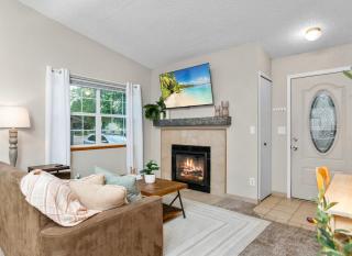 Modern Comfort Near Portal Park - Pet Friendly - 3