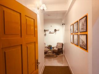 Stylish Private Room Kitchen Central Varanasi - 1