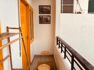 Stylish Private Room Kitchen Central Varanasi - 8