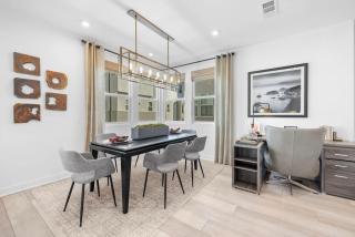 Marbella Lane-Luxury Designer 3BR Home Disneyland - 9