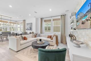 Marbella Lane-Luxury Designer 3BR Home Disneyland - 3