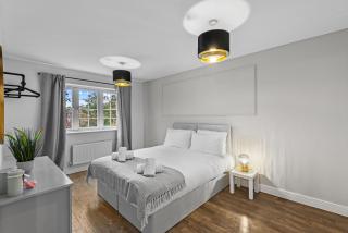 Spacious 5 Bed House in Reading by Amber Stays, Perfect for Business & Contractors, Sleeps 12 - 3