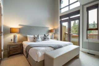 Fitzsimmons Walk 26 by Outpost Whistler - 7