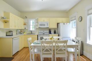 Private Downtown Wellfleet Location - 2