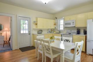 Private Downtown Wellfleet Location - 1