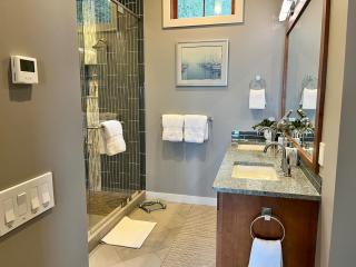 Ideal Beachfront Retreat Experience Gorgeous! - 1