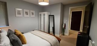 Luxury Belfast City Centre Apartment with Views - 6