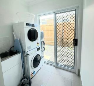 Modern Logan Reserve Retreat - 3