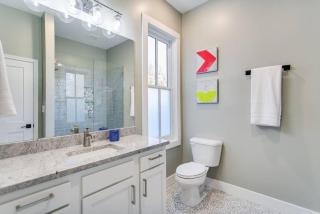 Large 7 Bedrooms Vibrant Art Spacious - 5