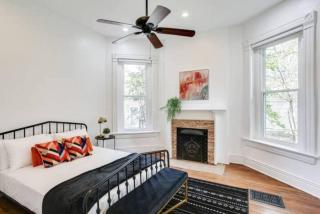 7 Large Bedrooms Peaceful Backyard Cozy - 9