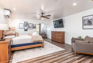 Emma Suite at The Four Daughters Inn - 7