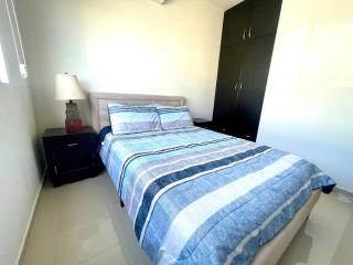 3 Bedroom House wit Pool Access - 1